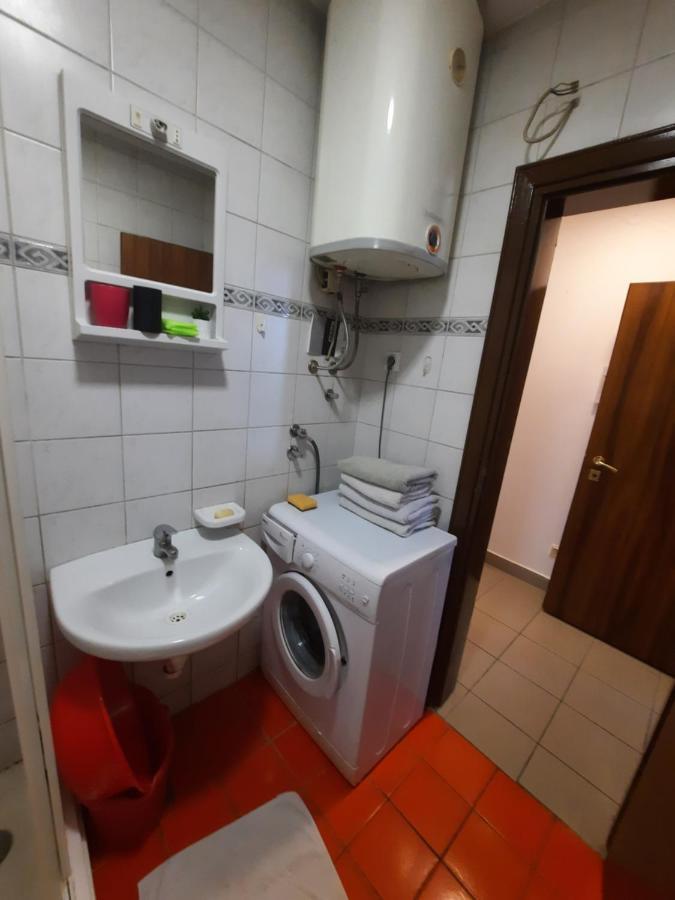 Studio In The Centre Of Novi Sad Apartamento Exterior foto