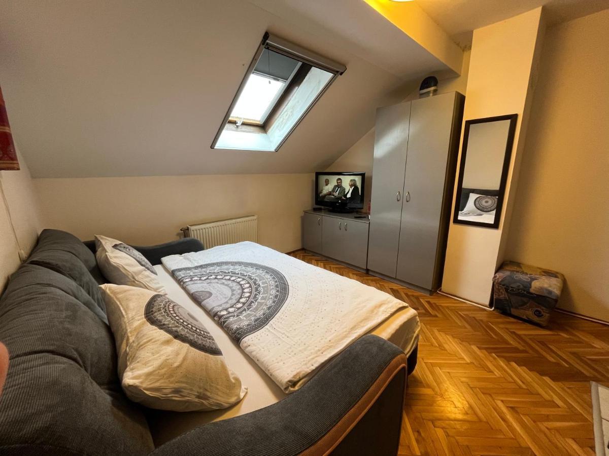 Studio In The Centre Of Novi Sad Apartamento Exterior foto