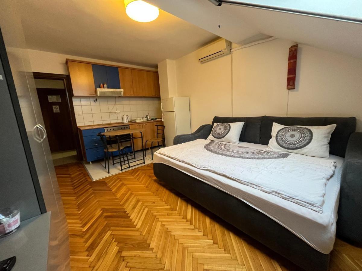 Studio In The Centre Of Novi Sad Apartamento Exterior foto