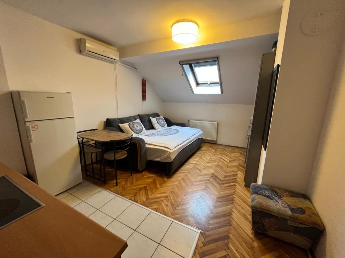 Studio In The Centre Of Novi Sad Apartamento Exterior foto